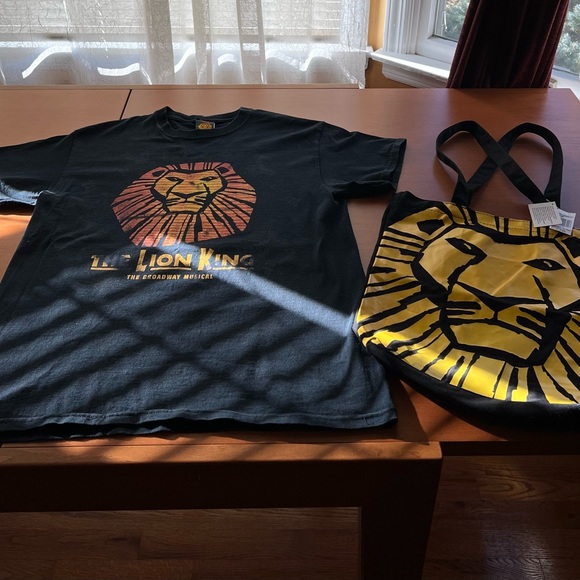 Lion King Character NEW tote bag and gently used kids T shirt size M - Picture 6 of 6